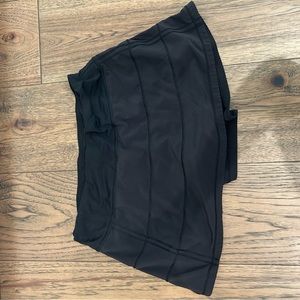 Lululemon black pace rival mid rise skirt 12 inch size 6